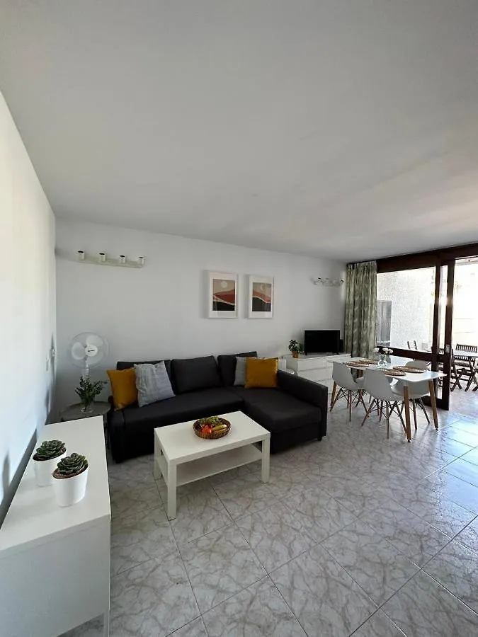 ארונה Pool View Apartment Primavera
